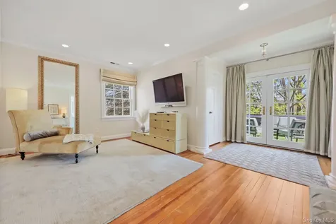 7 Plateau Circle W Bronxville NY 10708