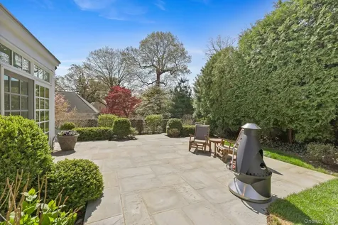 7 Plateau Circle W Bronxville NY 10708
