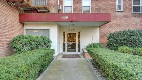 609 Palmer Road Yonkers NY 10701