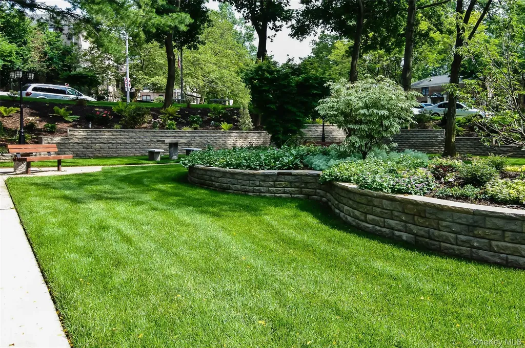 1 East Mill Drive Great Neck NY 11021