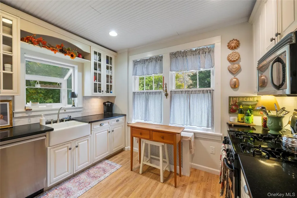 83 Sunnyside Drive Yonkers NY 10705