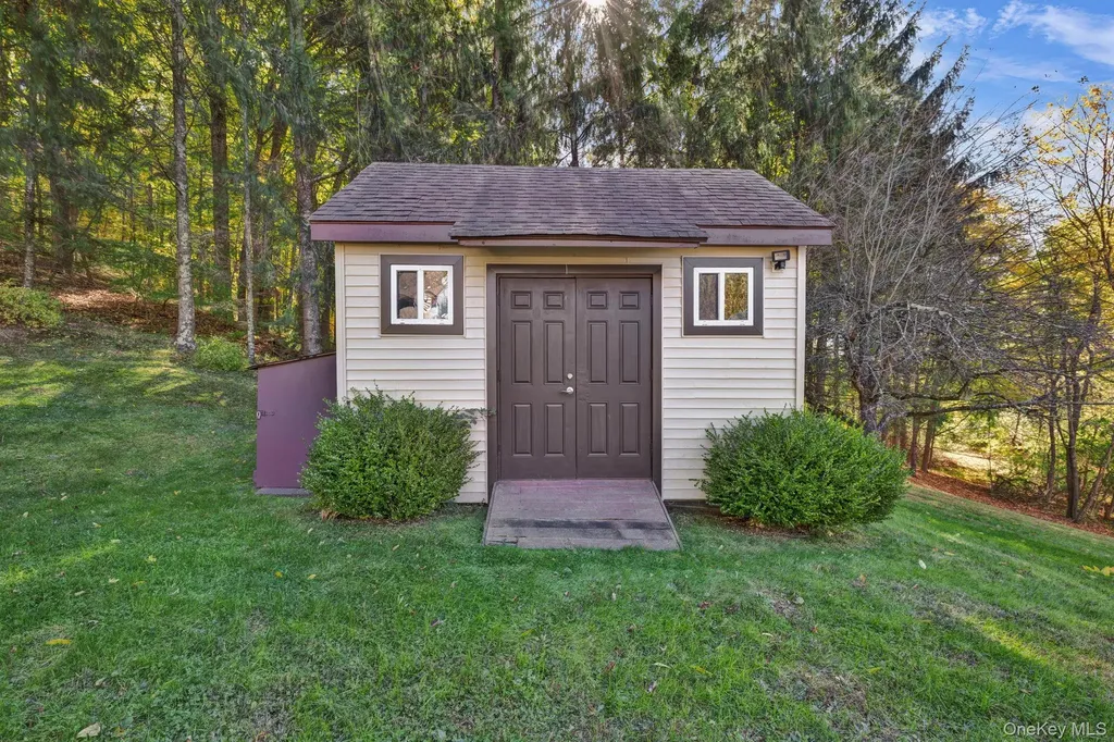 135 Barrett Hill Road Carmel NY 10512
