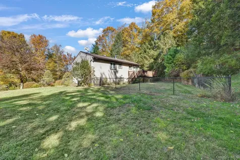 135 Barrett Hill Road Carmel NY 10512