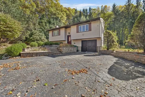 135 Barrett Hill Road Carmel NY 10512