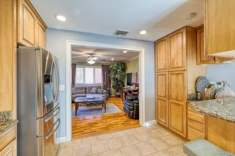 135 Barrett Hill Road Carmel NY 10512