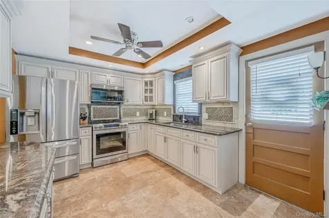 201 Oakland Avenue Deer Park NY 11729