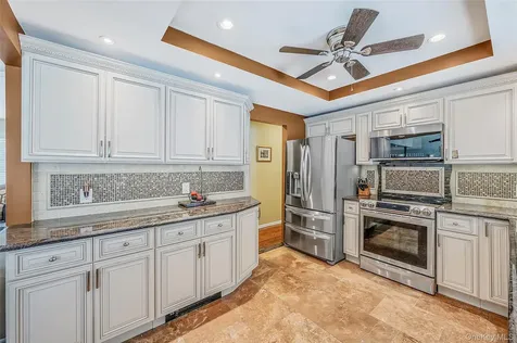201 Oakland Avenue Deer Park NY 11729