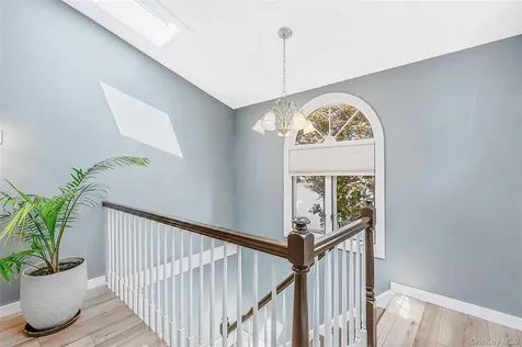 201 Oakland Avenue Deer Park NY 11729