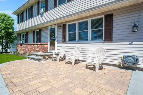 201 Oakland Avenue Deer Park NY 11729