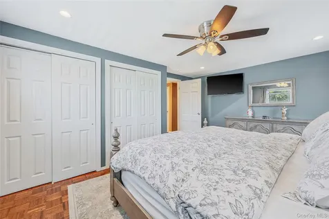 201 Oakland Avenue Deer Park NY 11729