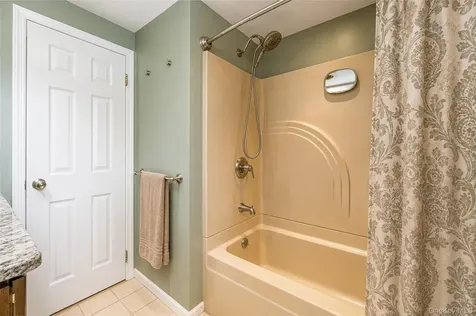 201 Oakland Avenue Deer Park NY 11729