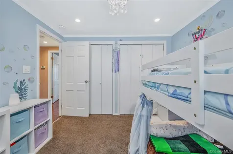 201 Oakland Avenue Deer Park NY 11729