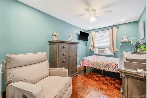 201 Oakland Avenue Deer Park NY 11729