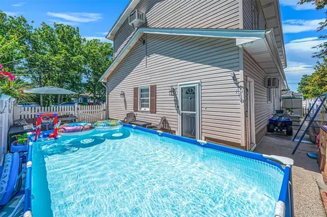 201 Oakland Avenue Deer Park NY 11729