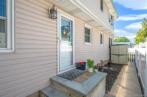 201 Oakland Avenue Deer Park NY 11729