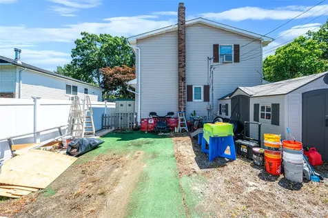 201 Oakland Avenue Deer Park NY 11729