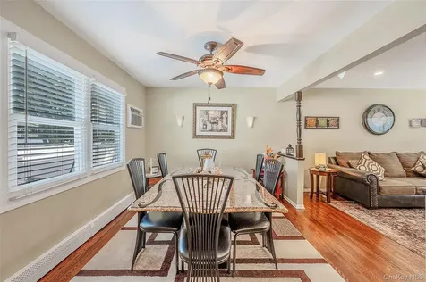 201 Oakland Avenue Deer Park NY 11729