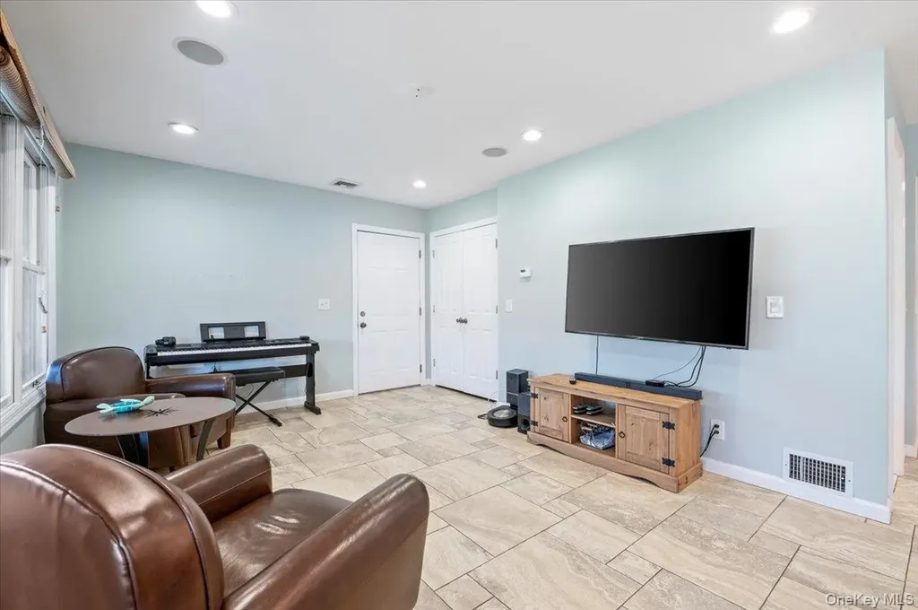 3476 Colony Drive Baldwin Harbor NY 11510