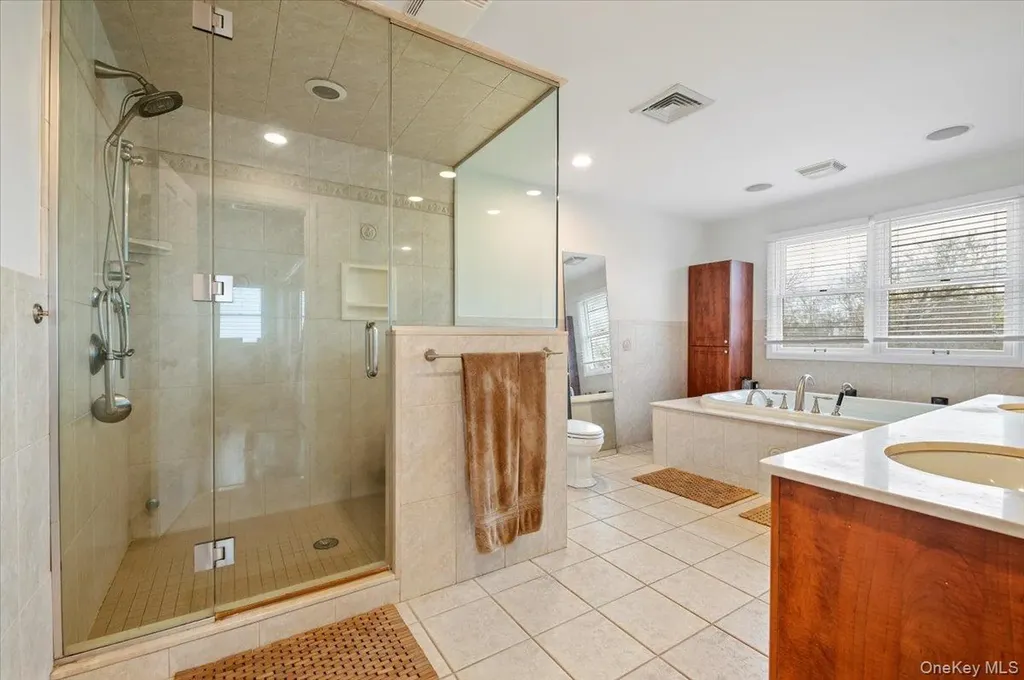 3476 Colony Drive Baldwin Harbor NY 11510