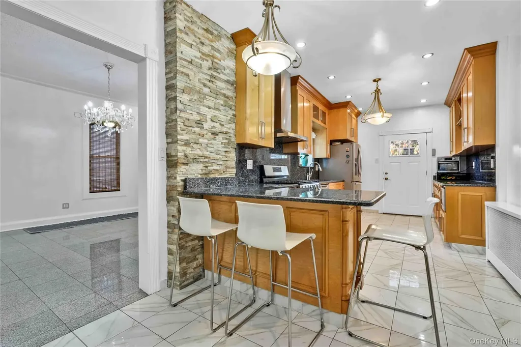 8063 87th Road Woodhaven NY 11421