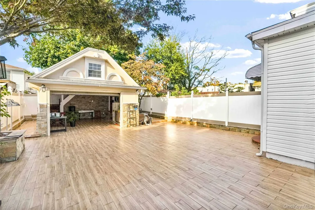 8063 87th Road Woodhaven NY 11421
