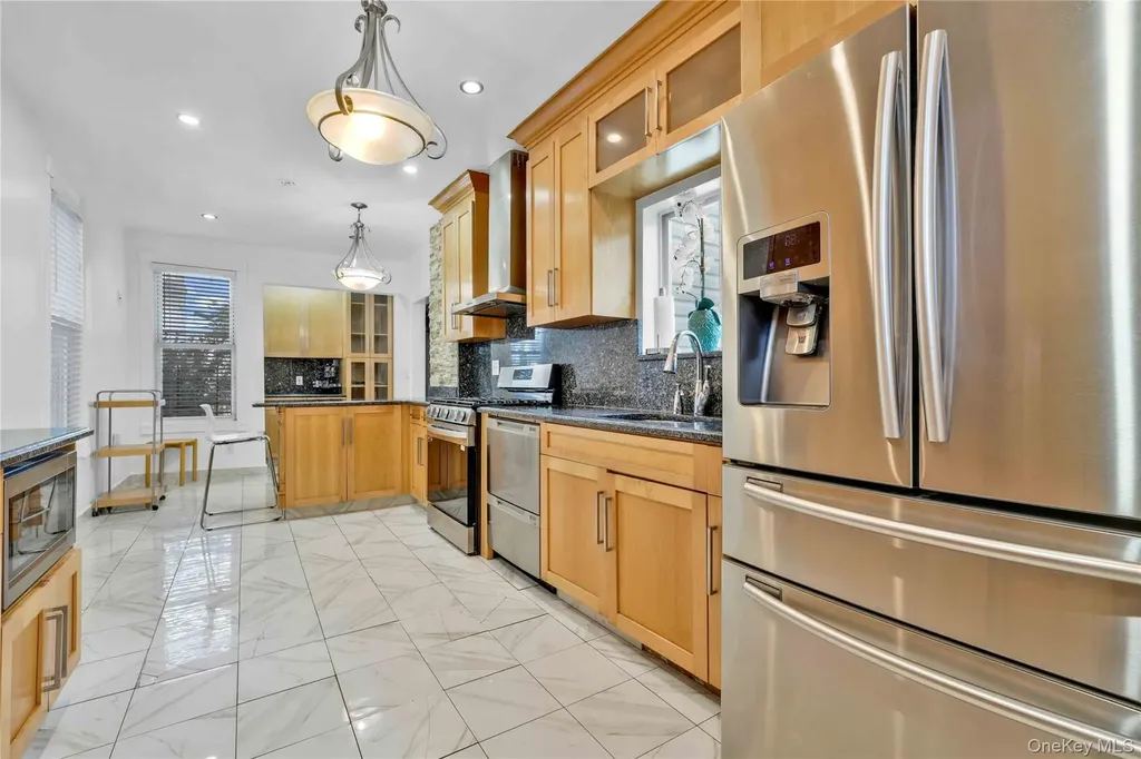 8063 87th Road Woodhaven NY 11421