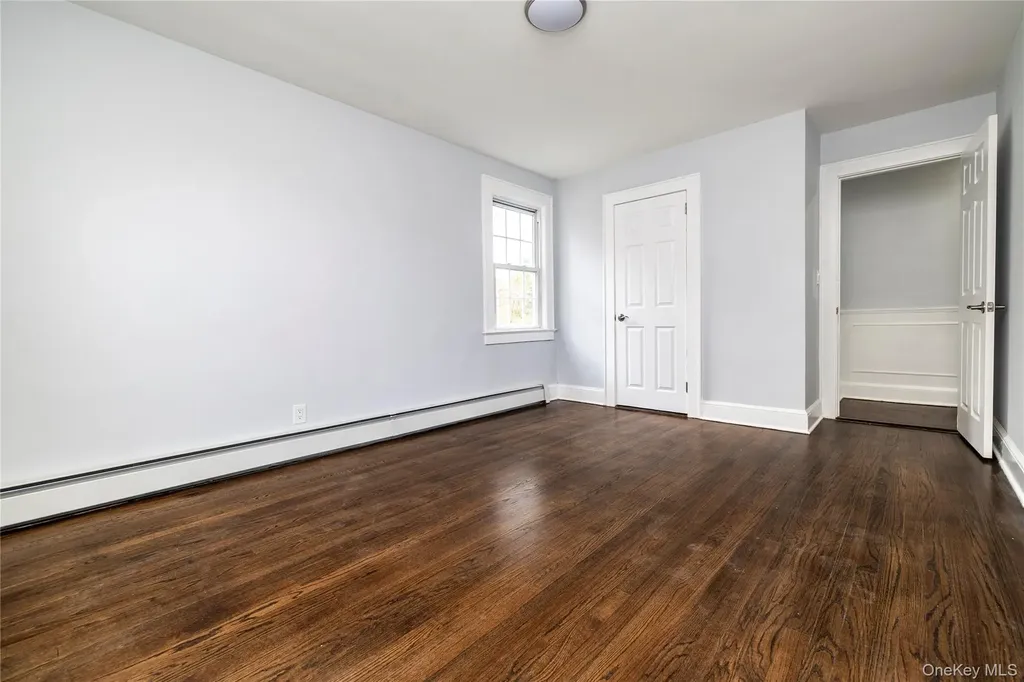 801 Park Avenue Westbury NY 11590