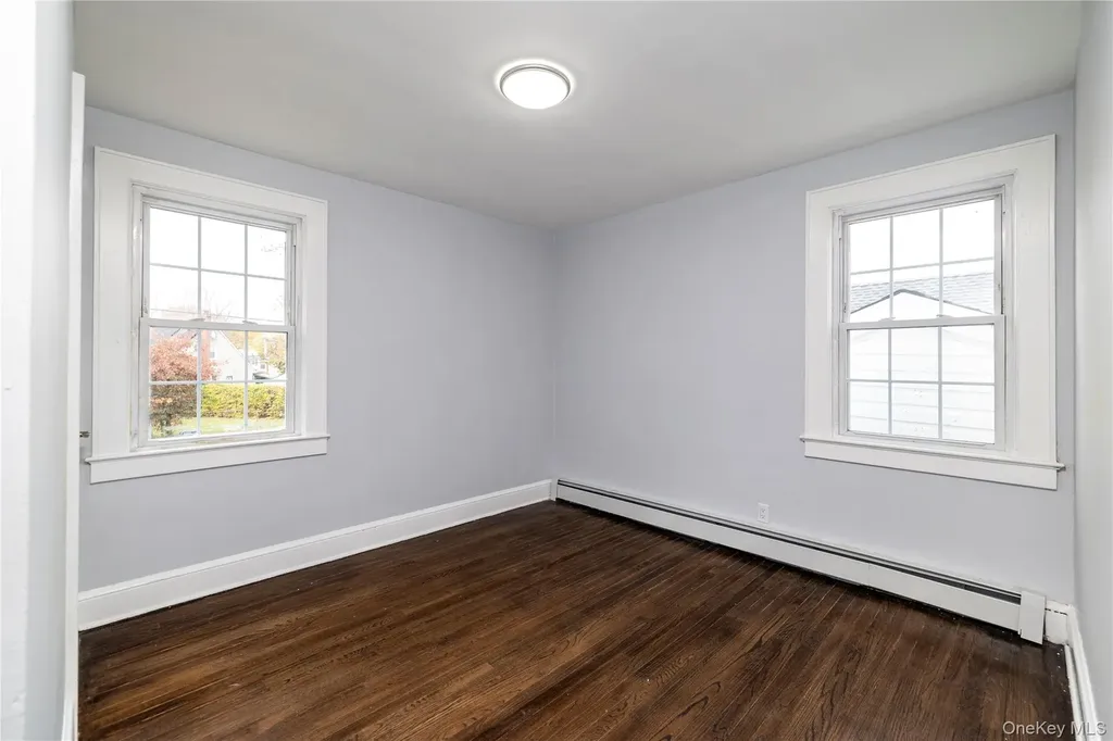 801 Park Avenue Westbury NY 11590