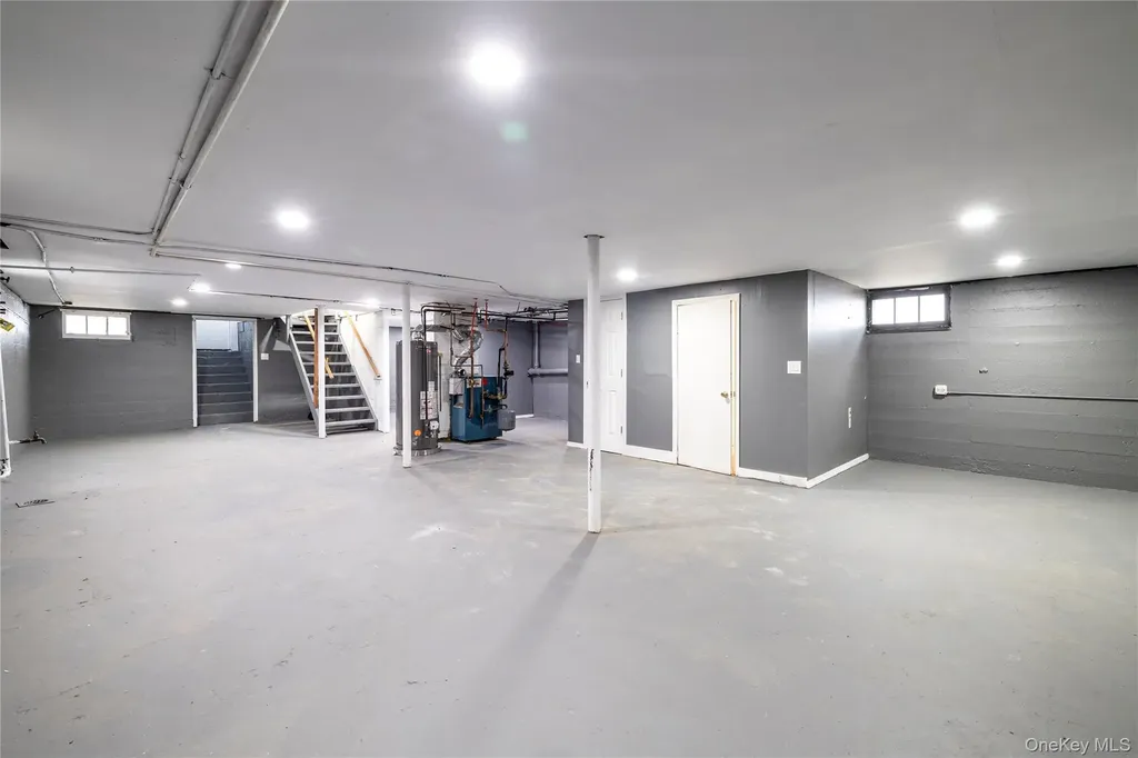 801 Park Avenue Westbury NY 11590