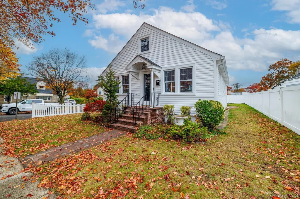 801 Park Avenue Westbury NY 11590