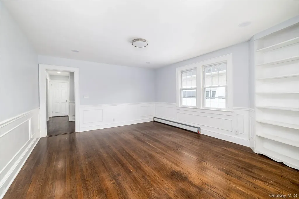 801 Park Avenue Westbury NY 11590