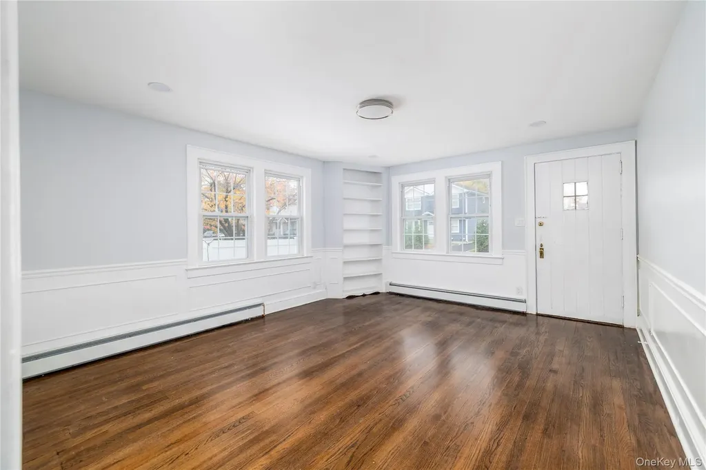 801 Park Avenue Westbury NY 11590