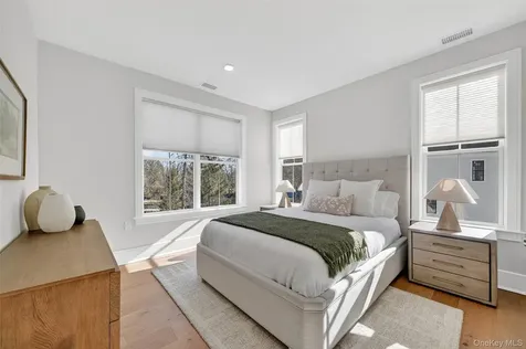 1804 Soundview Court Yorktown Heights NY 10598