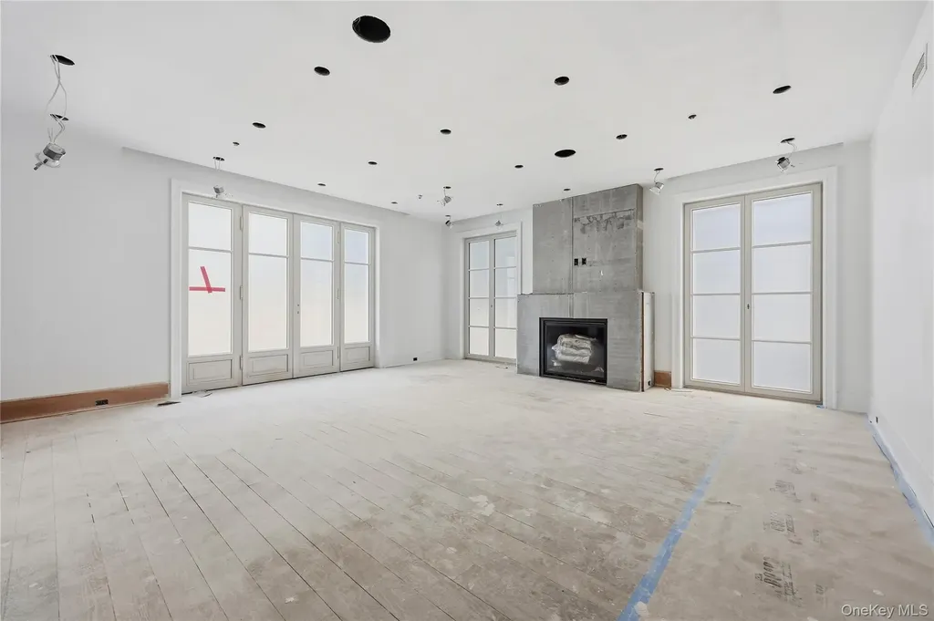 156 Harborview S Lawrence NY 11559