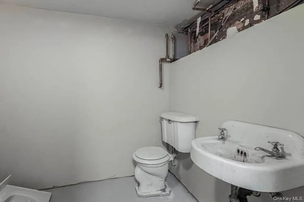 69 Waring Place Yonkers NY 10703