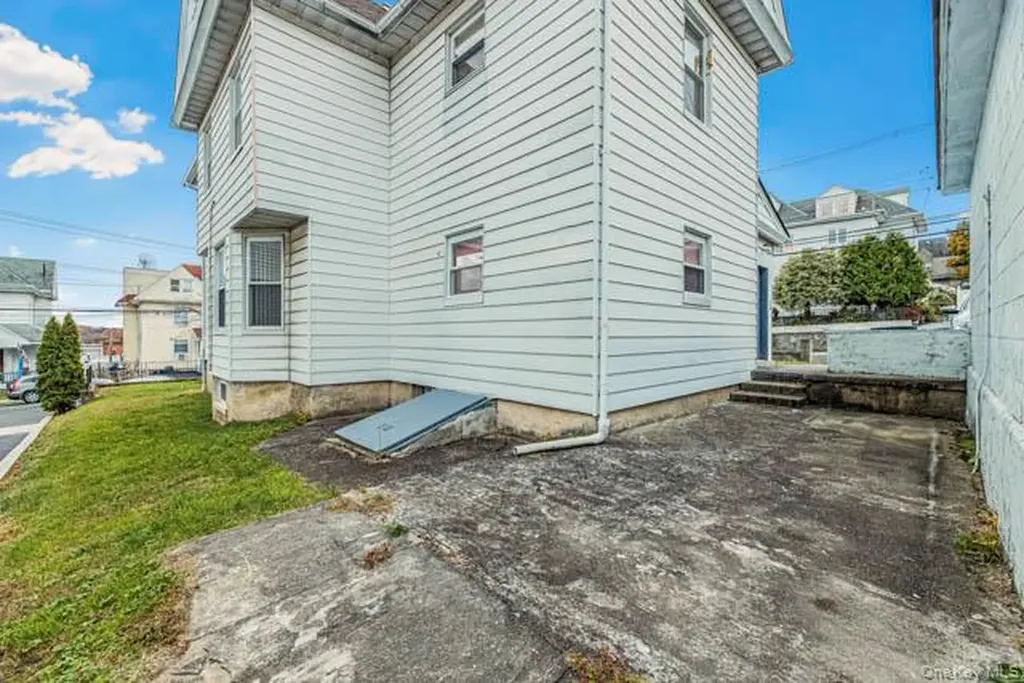 69 Waring Place Yonkers NY 10703