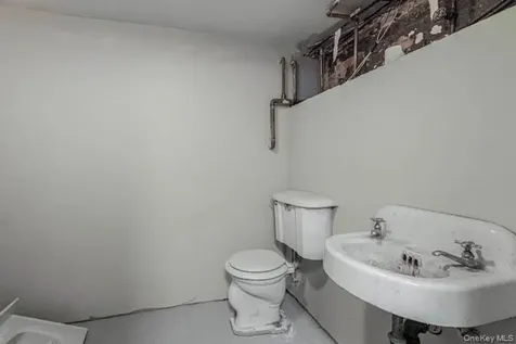 69 Waring Place Yonkers NY 10703