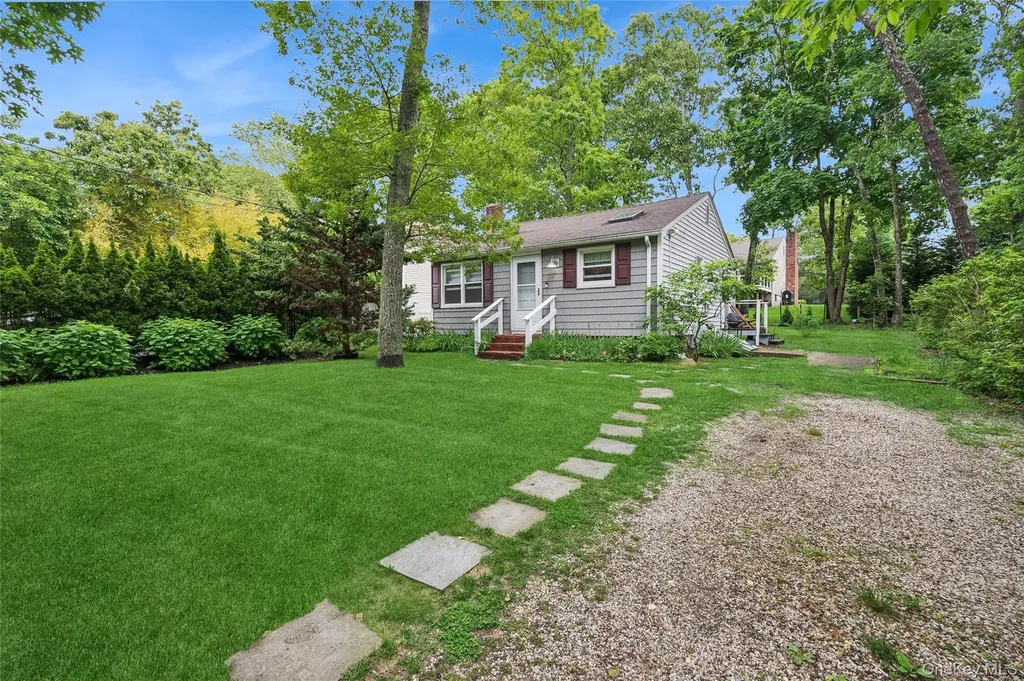 11 Shell Road Hampton Bays NY 11946