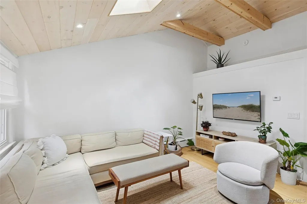 11 Shell Road Hampton Bays NY 11946