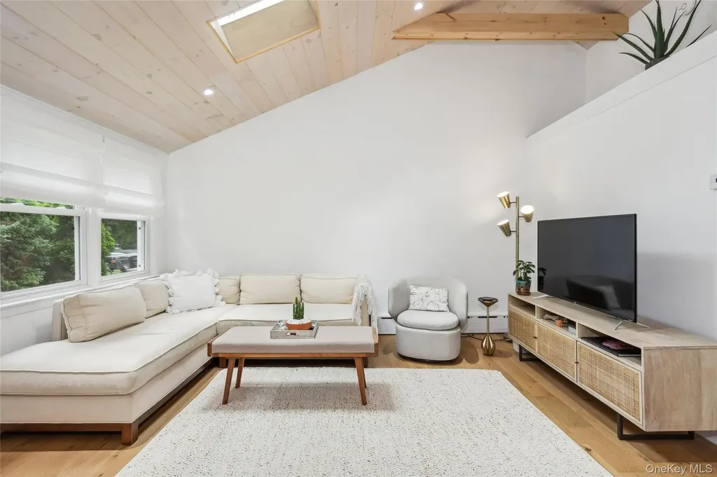 11 Shell Road Hampton Bays NY 11946