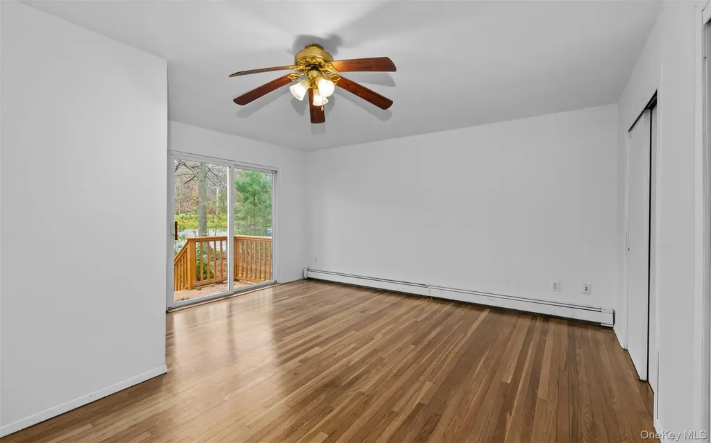 37 Pond Lane Ridge NY 11961