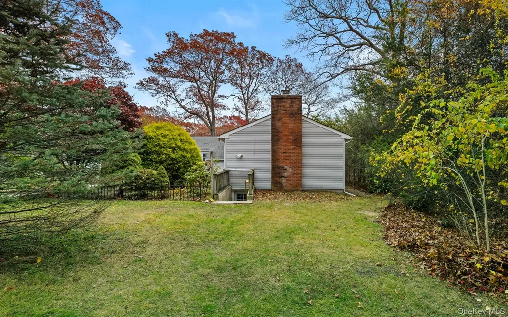 37 Pond Lane Ridge NY 11961