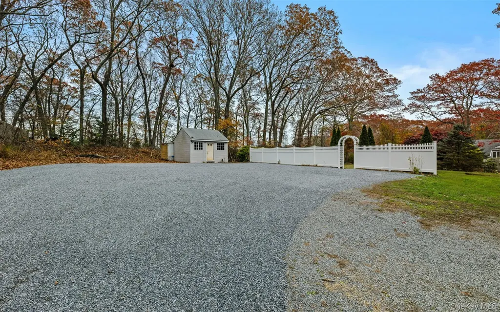 37 Pond Lane Ridge NY 11961
