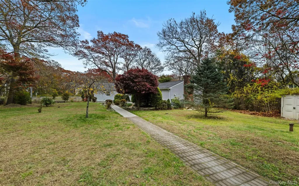 37 Pond Lane Ridge NY 11961