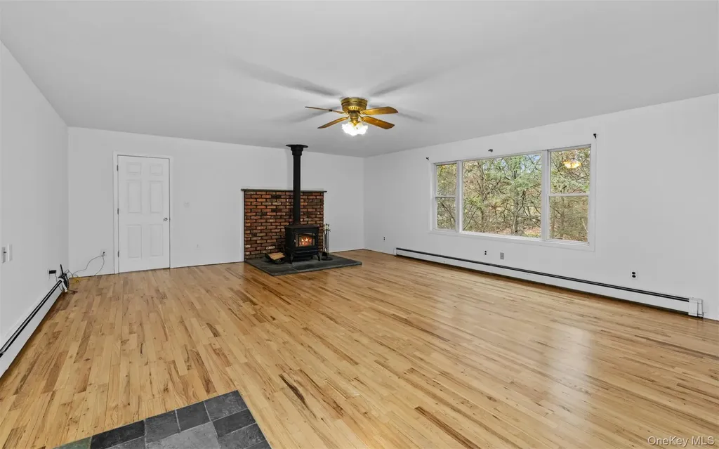 37 Pond Lane Ridge NY 11961