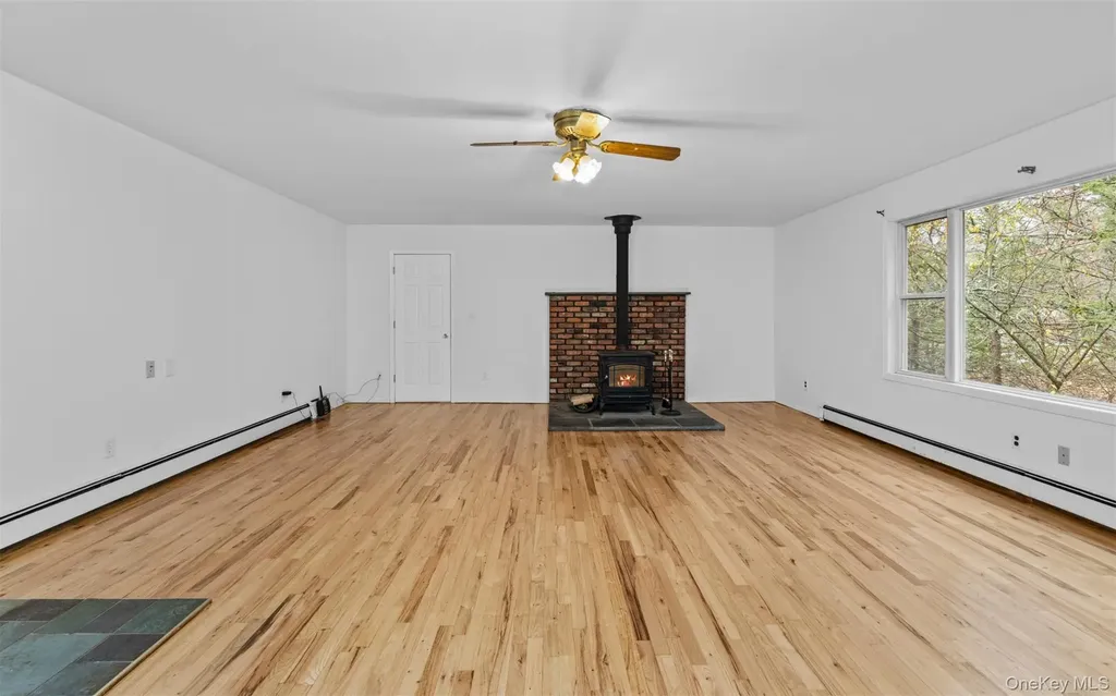 37 Pond Lane Ridge NY 11961