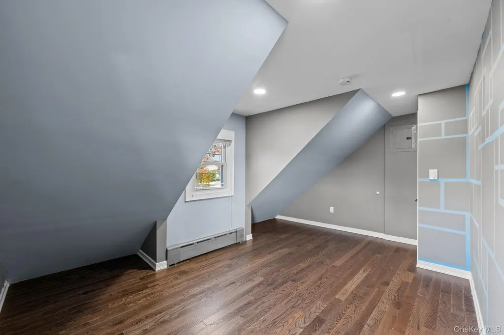 205 E John Street Lindenhurst NY 11757