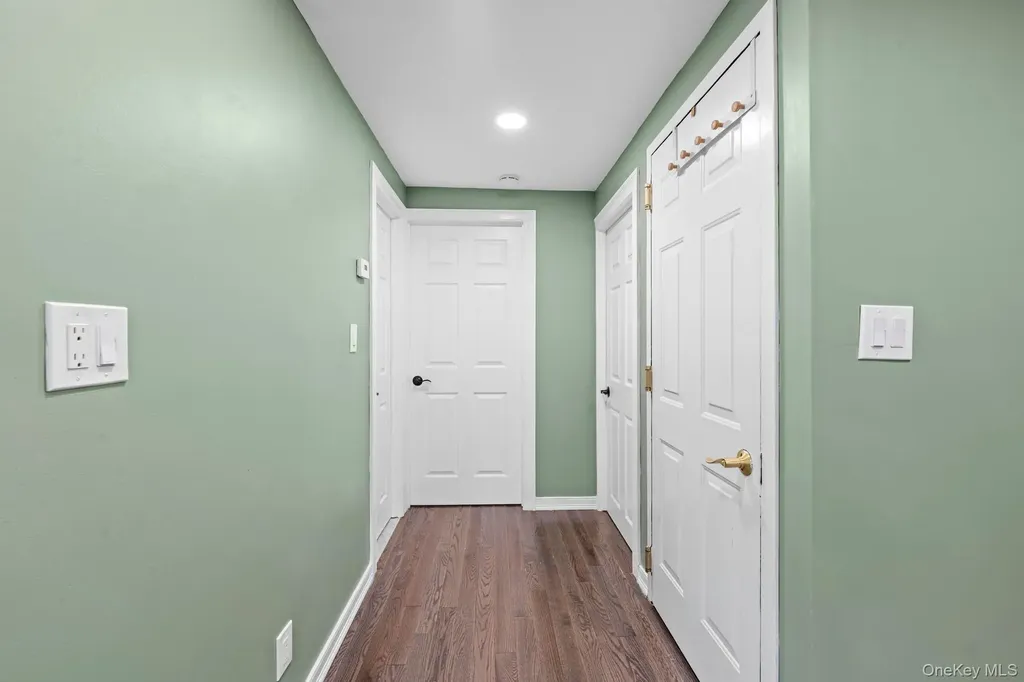 205 E John Street Lindenhurst NY 11757