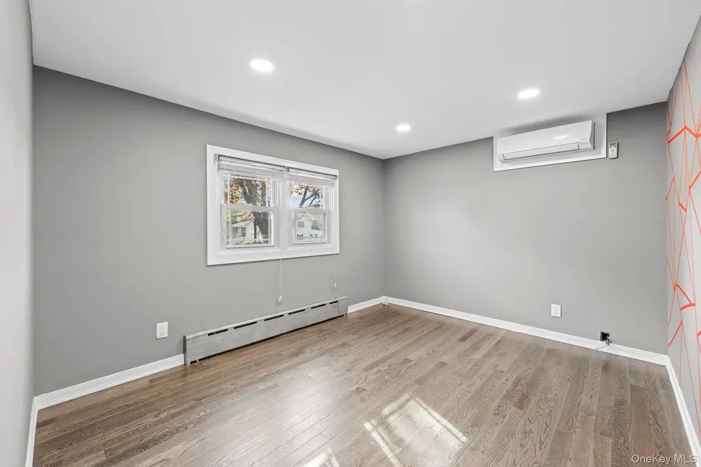 205 E John Street Lindenhurst NY 11757