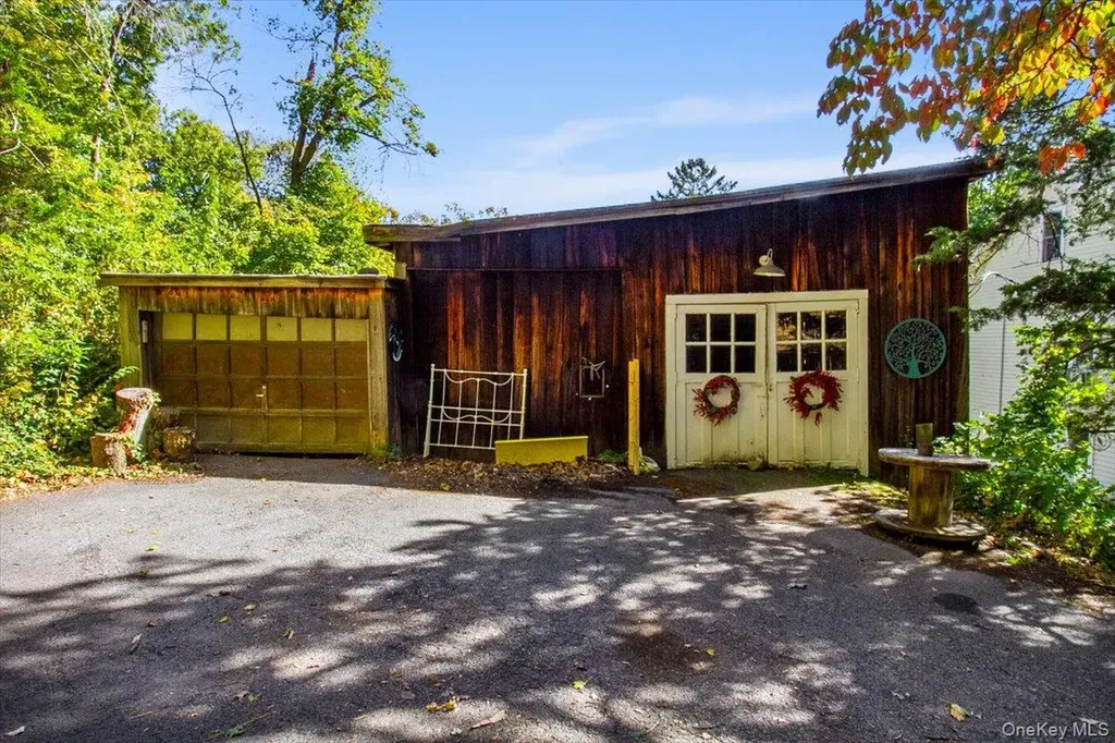 310 Oak Lane Newburgh NY 12550